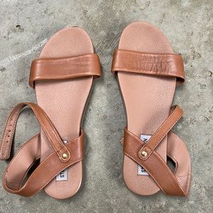 Steve Madden donddi sandal 7.5